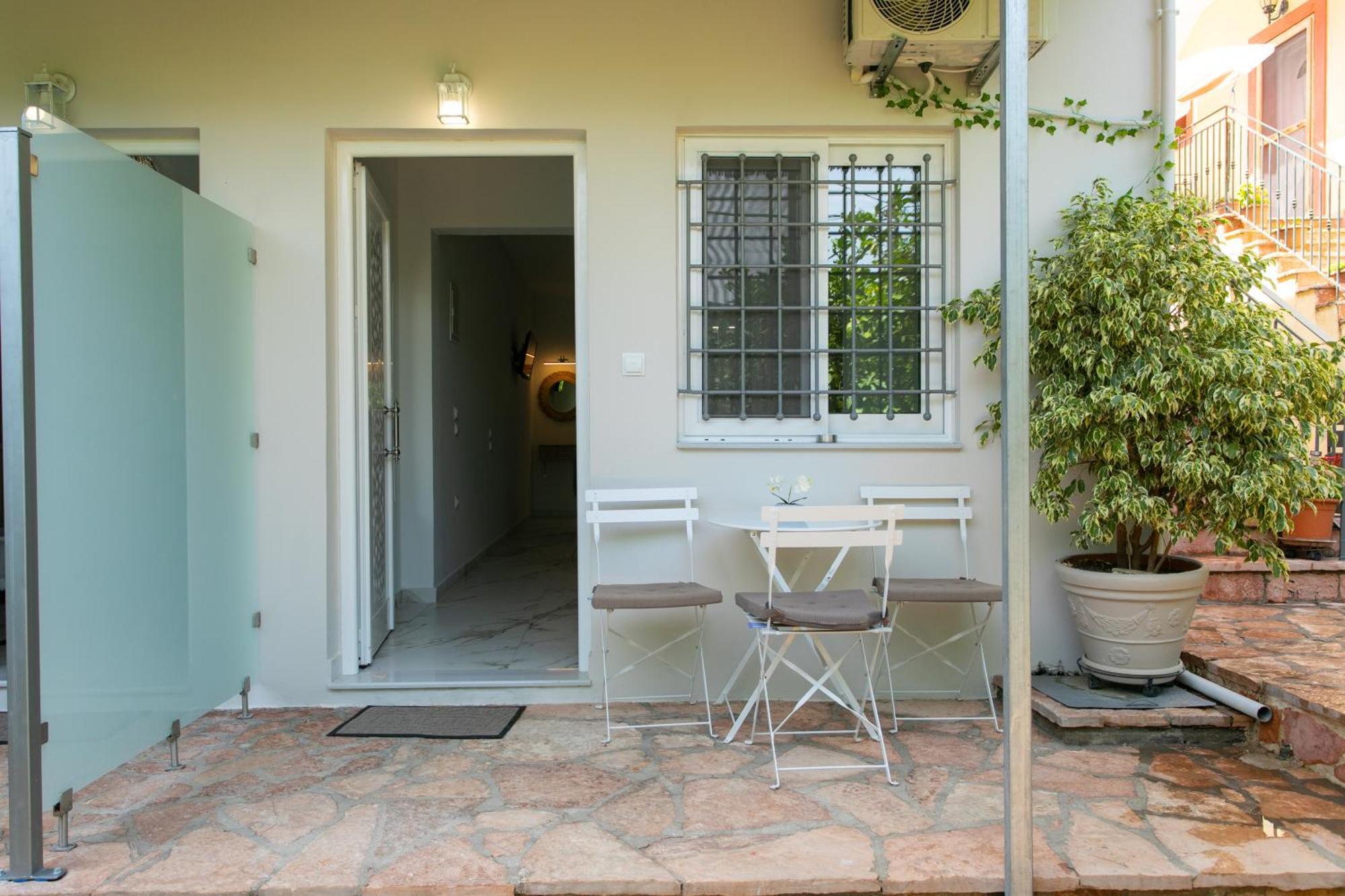 Ella Apartments Parga Luaran gambar